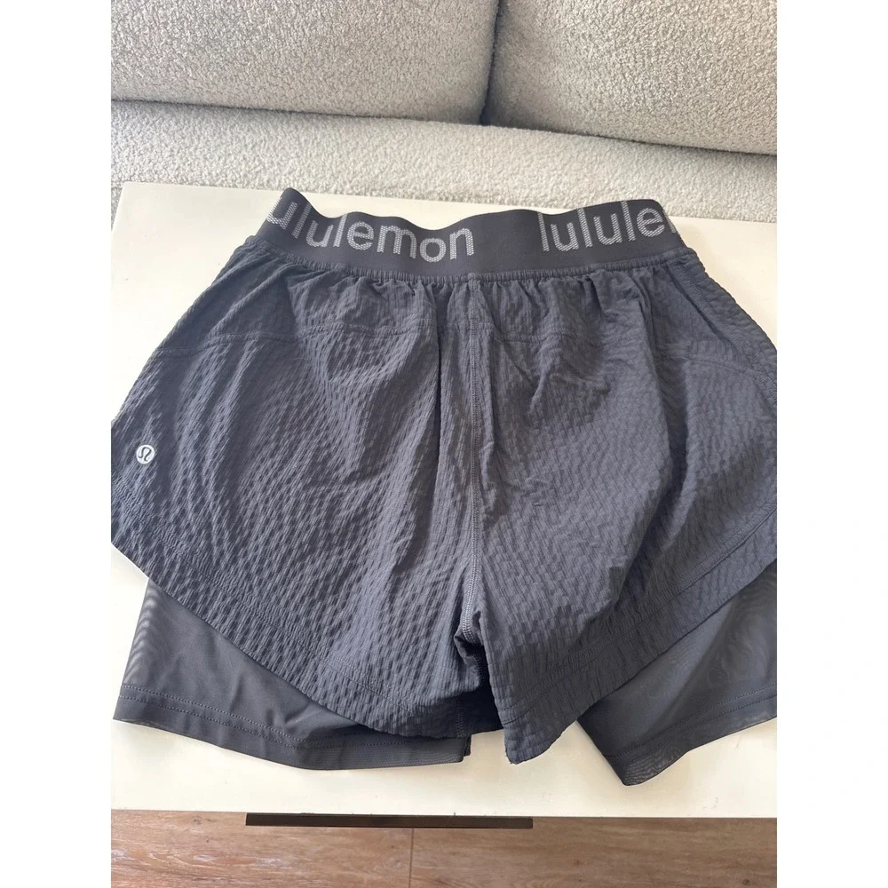 Lululemon Logo Waistband High-Rise Training Shorts wide waistband built-in liner